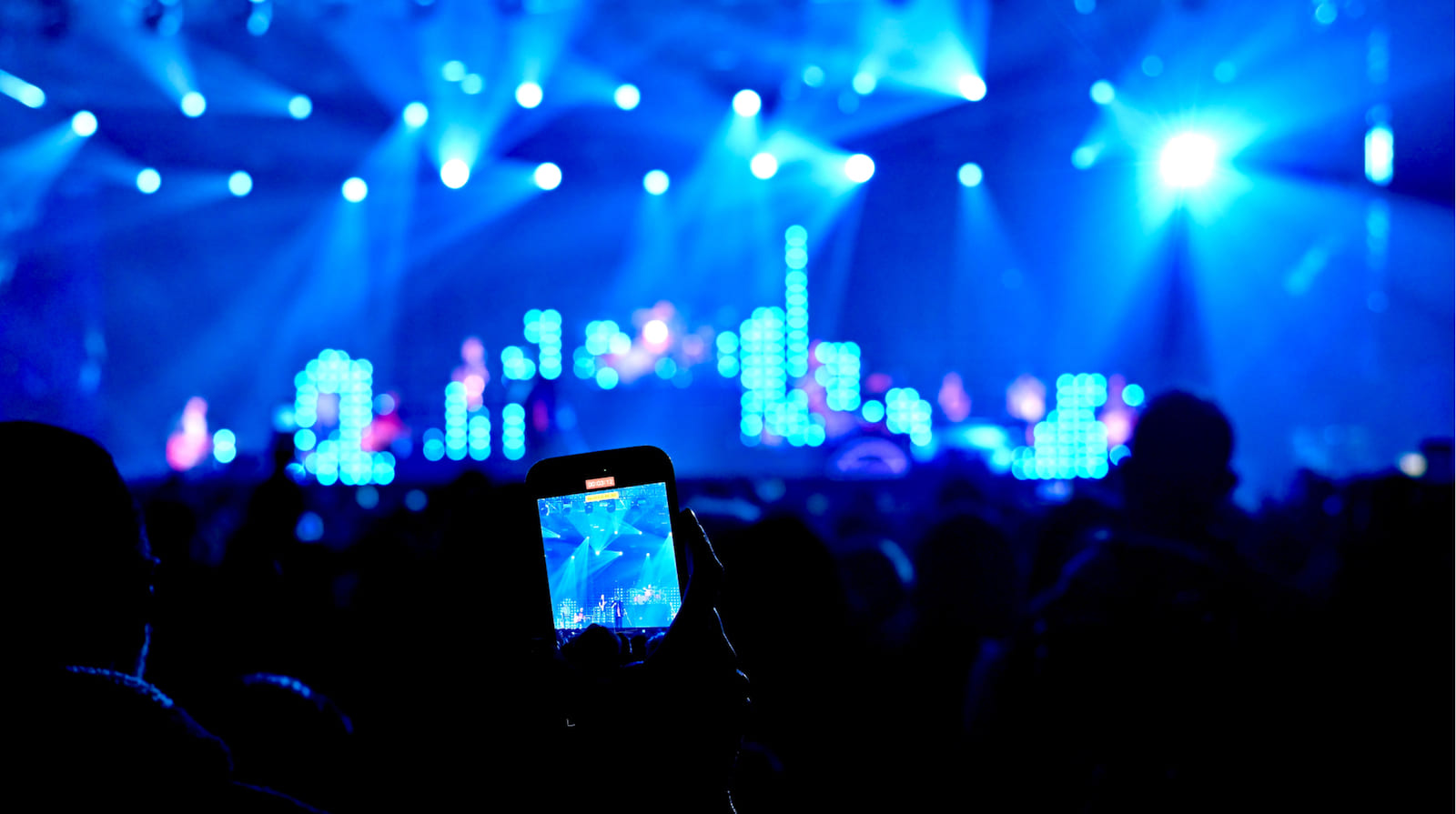 1Tommaso Paradiso foto_rFontana 2023-94 1-2 1Tommaso Paradiso foto_rFontana 2023-94 1-2